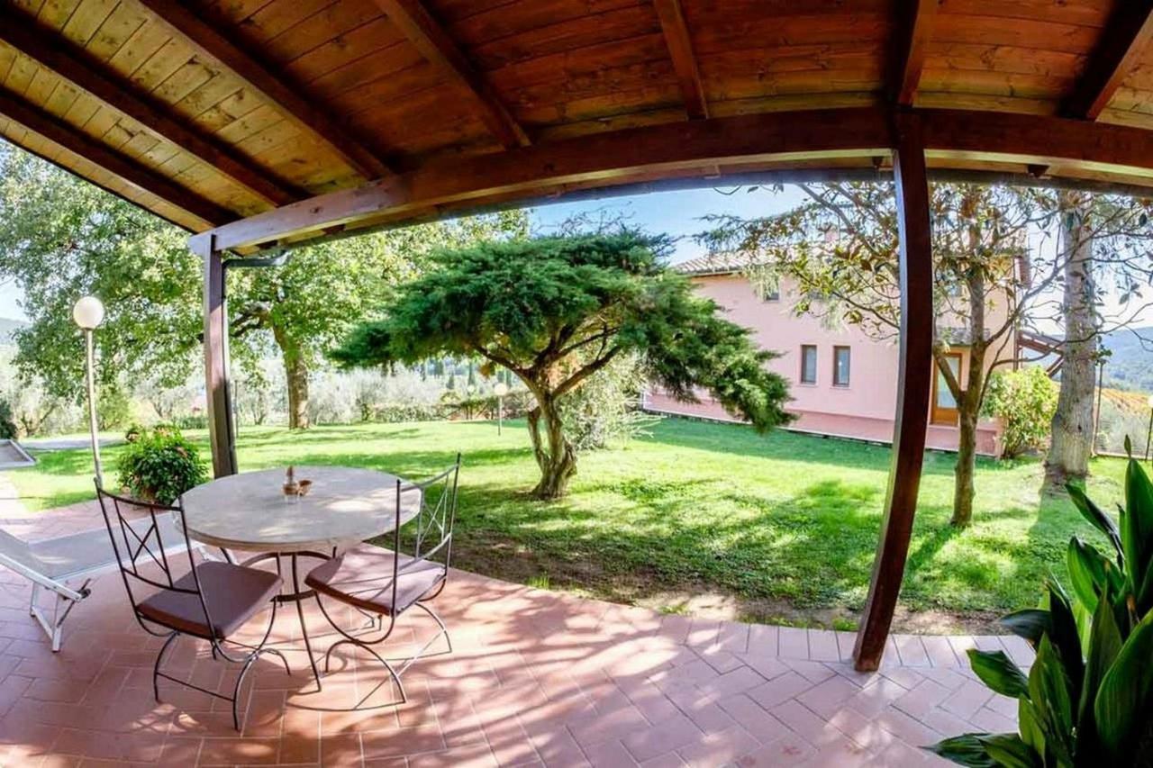 Agriturismo Poggio Corbello La Pesta Exterior foto