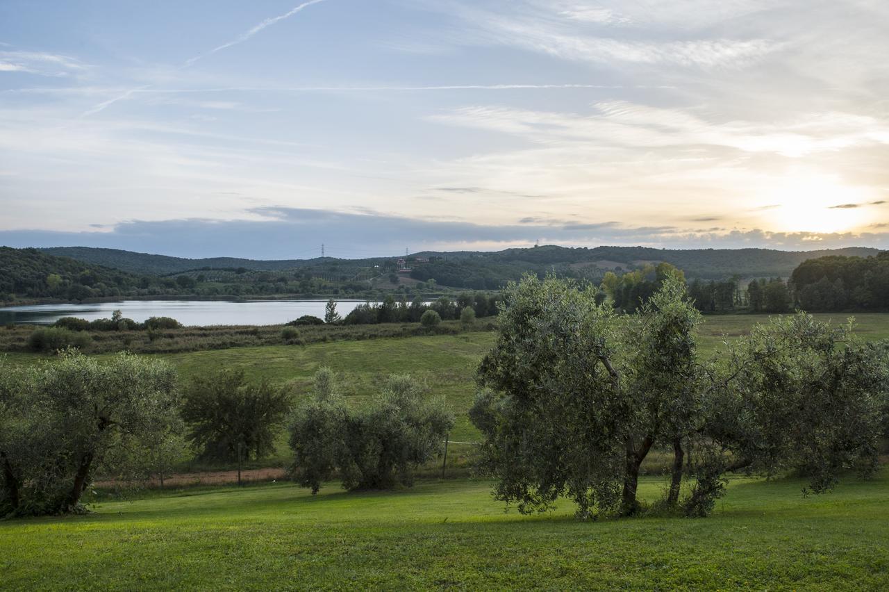 Agriturismo Poggio Corbello La Pesta Exterior foto